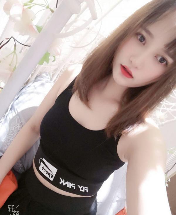 卡子门复地小美女